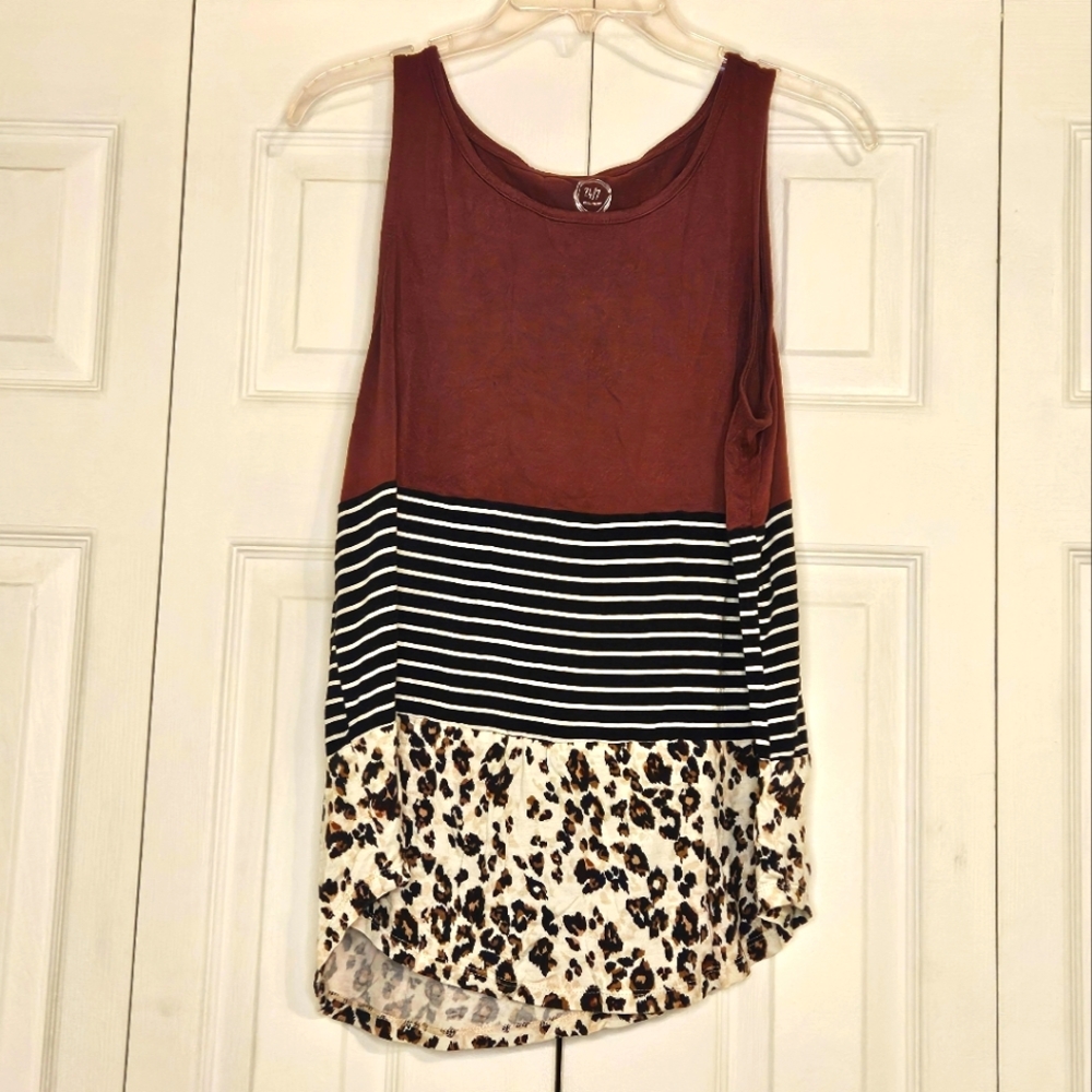 Multicolored sleeveless tank top with scoop neck and asymmetrical style